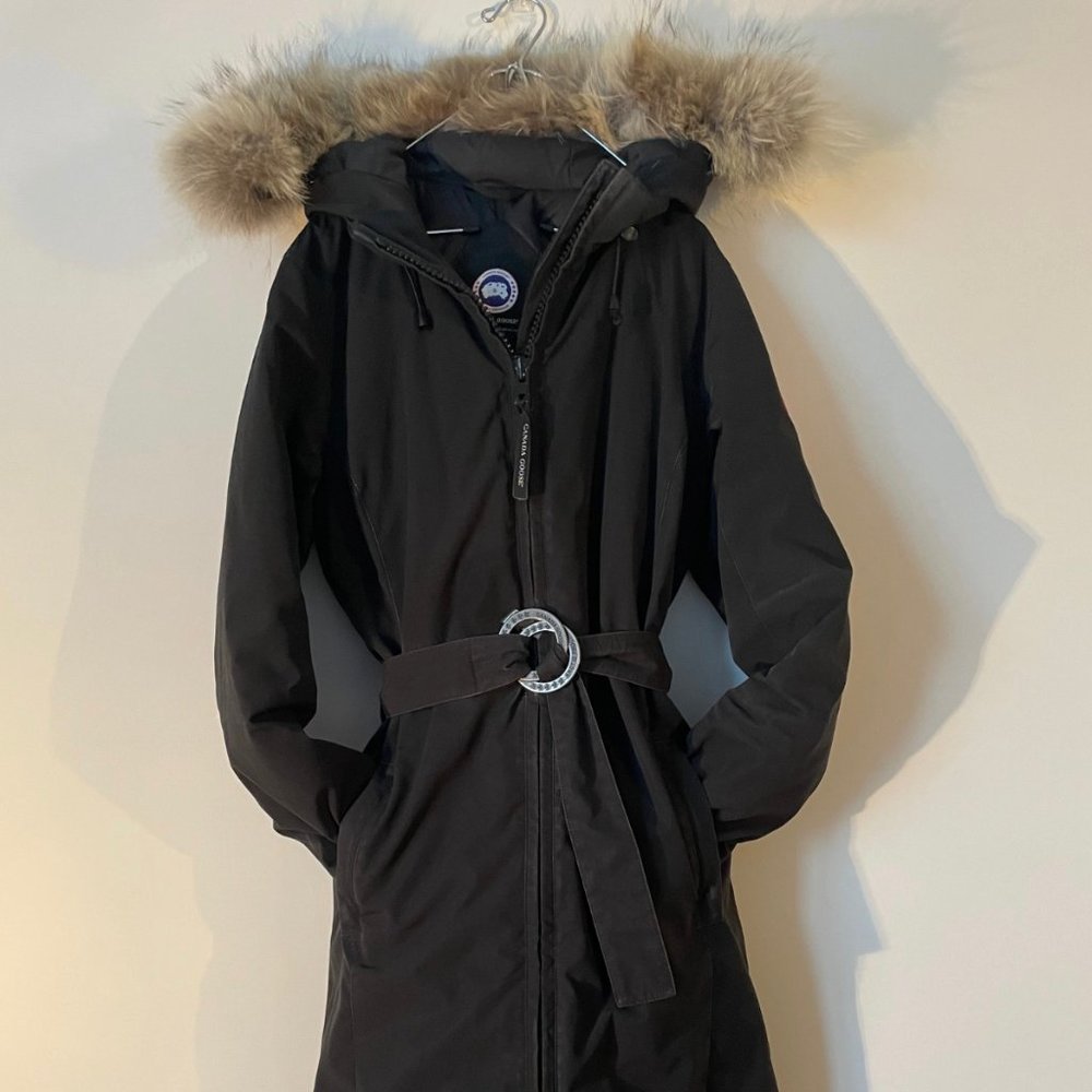 Canada Goose Women's Long Winter Coat. Black with Belt. Size M